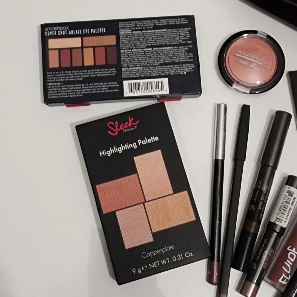 12 pc makeup bundle